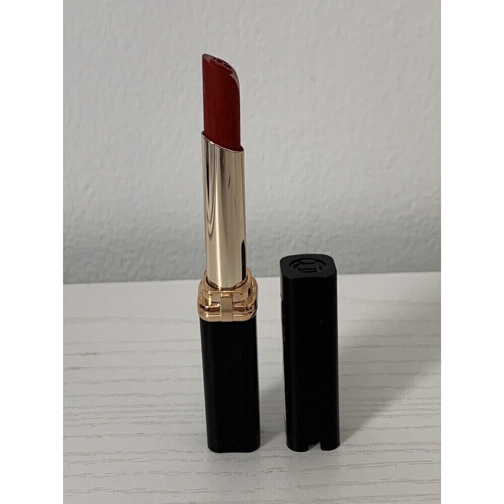 Loreal Color Riche Voluminous Matte Lipstick, #203 Le Rouge Avant-Garde *NEW*